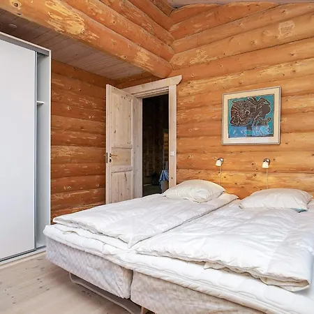 5 Star In * Frostrup