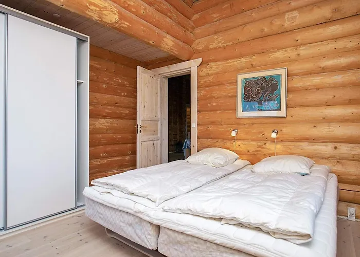 10 Person In Frostrup-by Traum * Frostrup